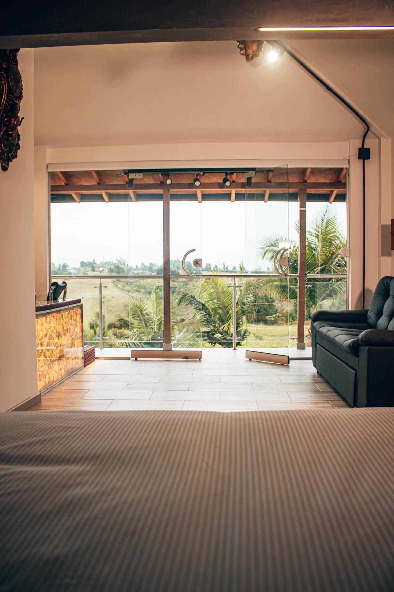Oeroek Hotel ريونيغرو المظهر الخارجي الصورة