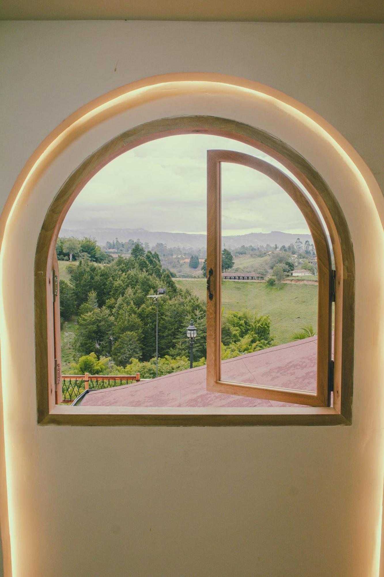 Oeroek Hotel ريونيغرو المظهر الخارجي الصورة