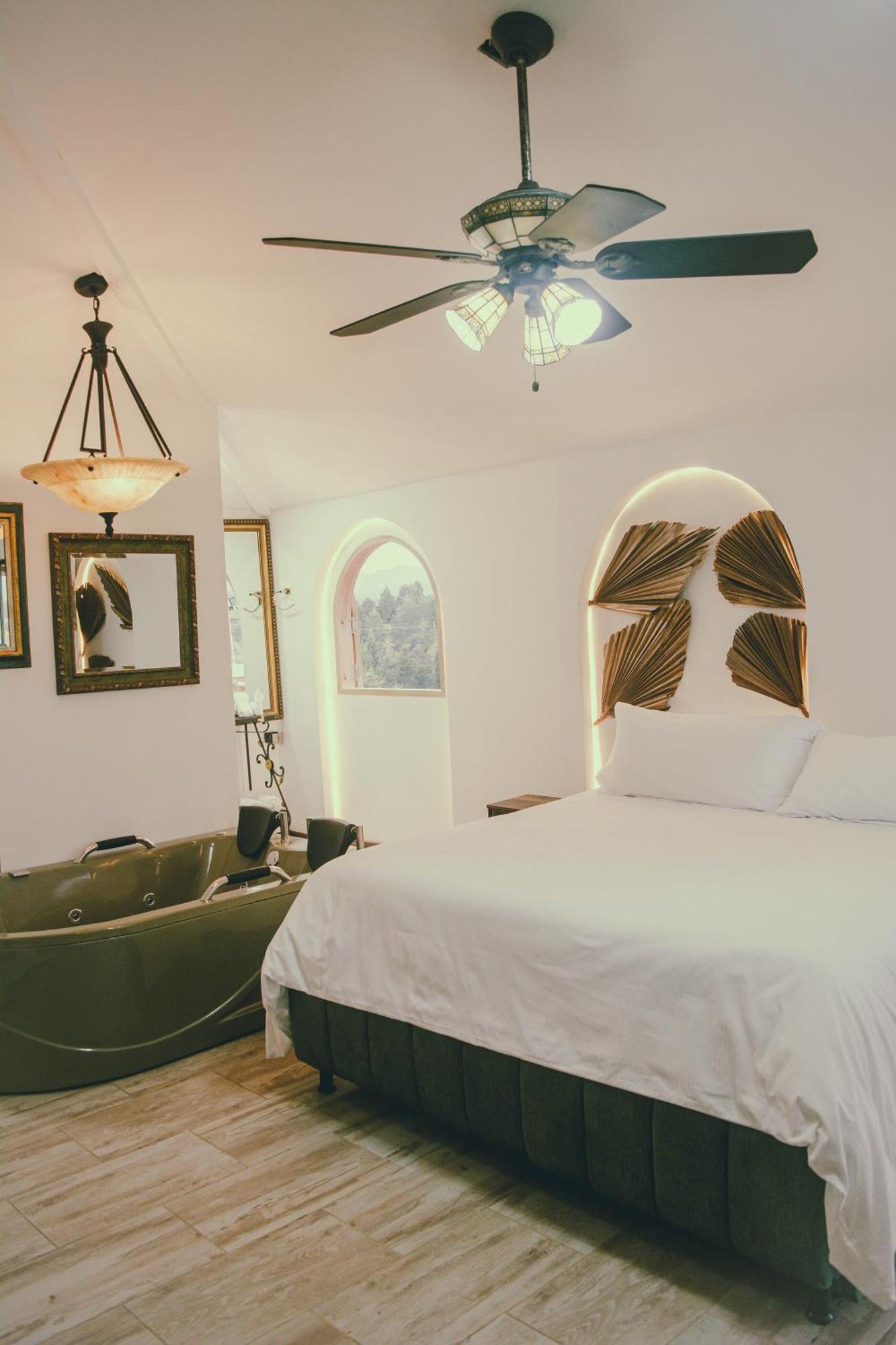 Oeroek Hotel ريونيغرو المظهر الخارجي الصورة